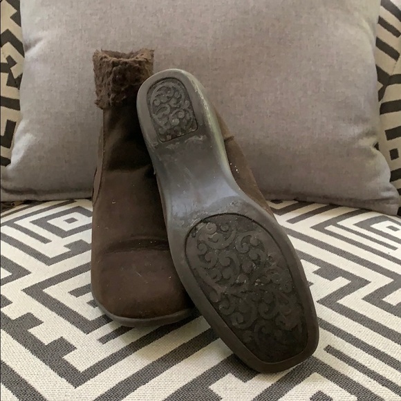 Faux suede brown ankle boot - Picture 5 of 5